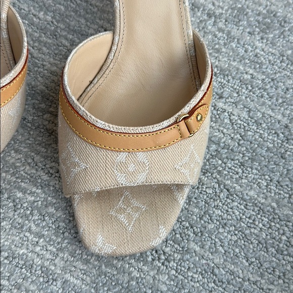 Louis Vuitton Kitten Heels 39.5 - Picture 3 of 9